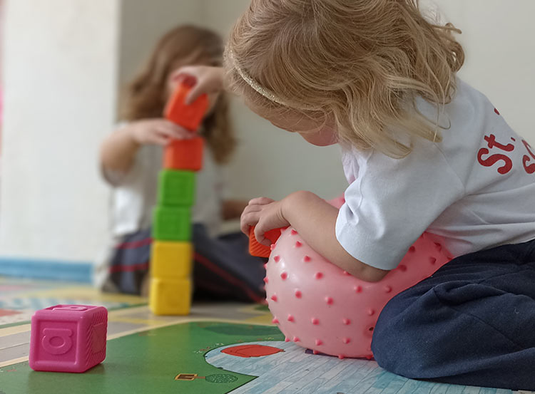 niños en taller de cocina
